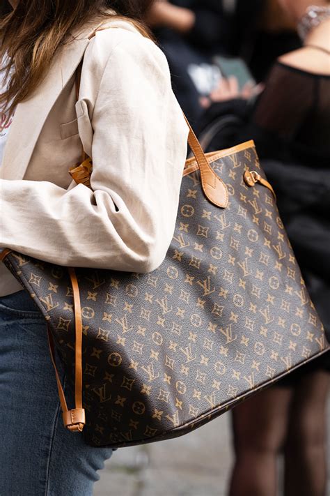 louis vuitton neverfull monogram review|Louis Vuitton Neverfull MM Review .